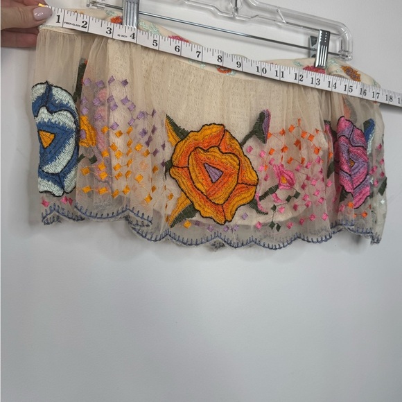 Urban Outfitters Floral Embroidered Cropped Top - Size M - Picture 9 of 11